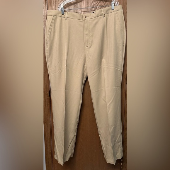 NEW Greg Norman Flat Front Classic Pro-Fit Tour Golf Pants 42x32 Tan $79 New - Picture 1 of 10